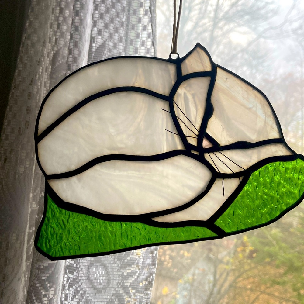 Sleeping kitty stained glass vintage mint condition